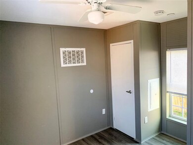 3621 County Road 161 unit I, Alvin, TX 77511 - photo 5