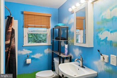 907 Rollins Ave, Capitol Heights, MD 20743 - photo 6