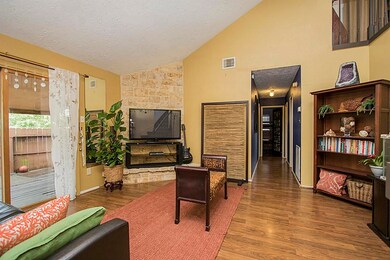 10050 Lasaber Ct, Houston, TX 77038 - photo 3