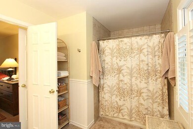 11614 Deer Forest Rd, Reston, VA 20194 - photo 6