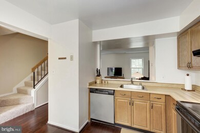 5974 Annaberg Place unit 167, Burke, VA 22015 - photo 2