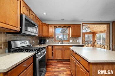 4622 E 49th Ct, Davenport, IA 52807 - photo 5