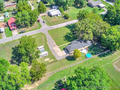 904 NE 12th St, Wagoner, OK 74467 - photo 4