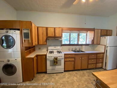 313 E Scott St, Grand Ledge, MI 48837 - photo 4