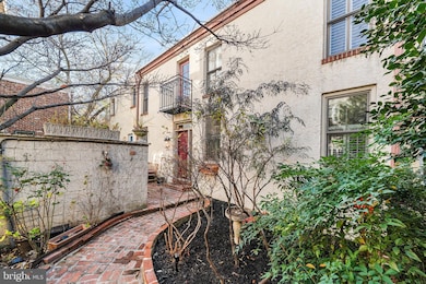 4 Rainey Ct, Philadelphia, PA 19103 - photo 2