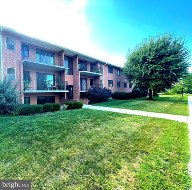 1633 Edgewood Place unit 201, Hagerstown, MD 21740 - photo 3