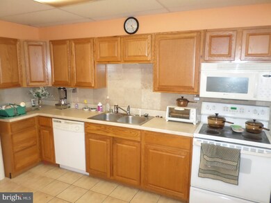 232 Gorsuch St, Folsom, PA 19033 - photo 6