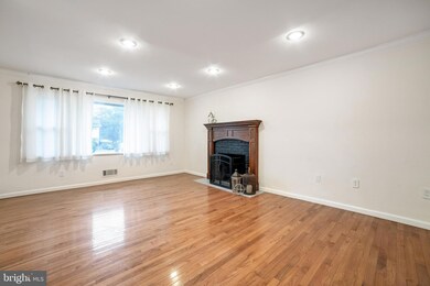 3456 Washington Dr, Falls Church, VA 22041 - photo 7