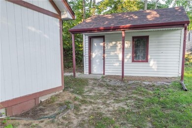 1245 E 35th Ct, Des Moines, IA 50317 - photo 7