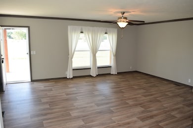 4327 Hanestown Rd, Westmoreland, TN 37186 - photo 2