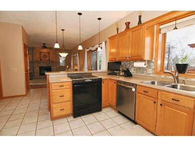 1251 Kerry Dr, Sun Prairie, WI 53590 - photo 3