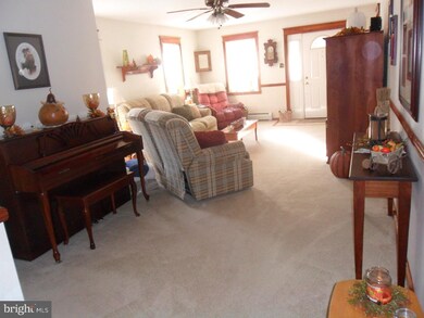 700 N Warren St, Orwigsburg, PA 17961 - photo 4