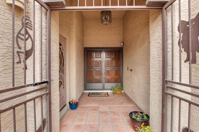 1137 N Winthrop-6
