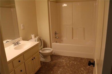 10232 Theden Cir, Lenexa, KS 66220 - photo 3