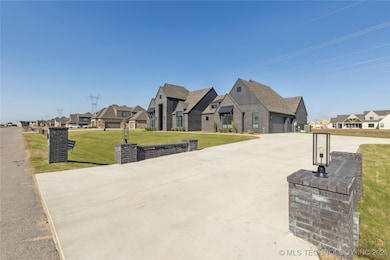 17527 S 52nd East Ave, Bixby, OK 74008 - photo 2