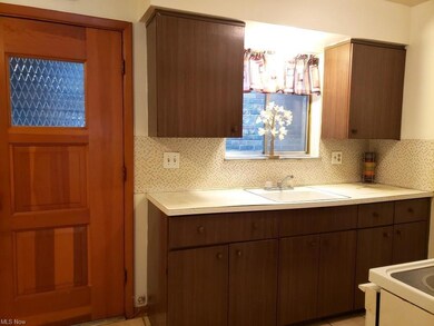 25420 Country Club Blvd unit 3, North Olmsted, OH 44070 - photo 4