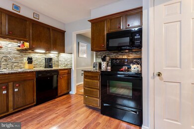 466 W Chocolate Ave, Hershey, PA 17033 - photo 7