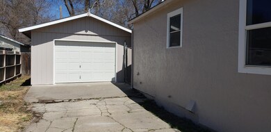 2417 Darrow Ave, Klamath Falls, OR 97601 - photo 4