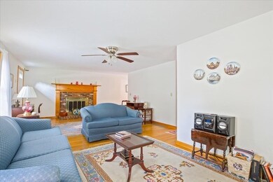 32 Main St, Carver, MA 02330 - photo 4