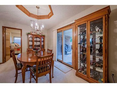 Dining Room. Formal Dinning