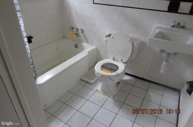 6127 Chinquapin Pkwy, Baltimore, MD 21239 - photo 6