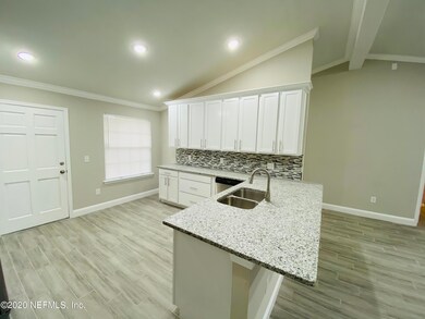 3955 Hunters Lake Cir E, Jacksonville, FL 32210 - photo 4