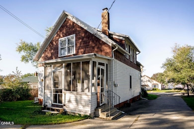 919 6th Ave SE, Jamestown, ND 58401 - photo 5