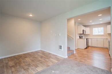 3163 Hemlock St, Longview, WA 98632 - photo 7