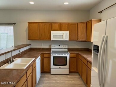 553 E San Carlos Way, Chandler, AZ 85249 - photo 4