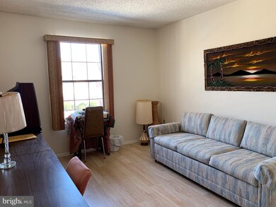 40 Taylor Dr, Franklin Park, NJ 08823 - photo 6