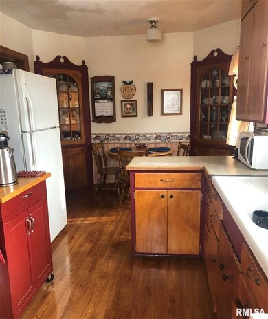 212 N Elmwood Ave, Davenport, IA 52802 - photo 4