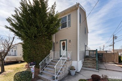 13 Hagaman St, Port Reading, NJ 07064 - photo 4