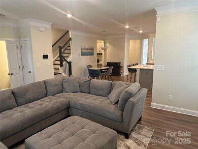 2004 Blewett Dr, Charlotte, NC 28269 - photo 2