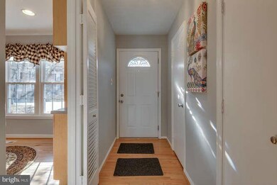 2442 Alsop Ct, Reston, VA 20191 - photo 3