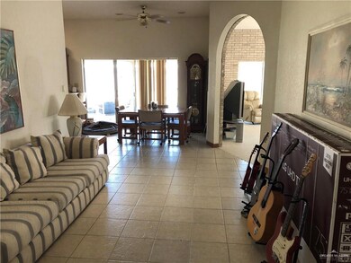 932 Katrin Dr, Alamo, TX 78516 - photo 5