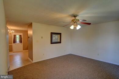 232 Nottoway Dr, Stephens City, VA 22655 - photo 4