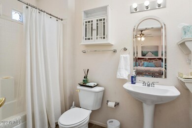 8-Casita-Bathroom