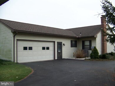 126 Maple Dr, Morgantown, PA 19543 - photo 4