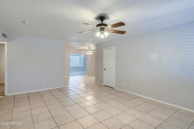 9-522952031-07 Living Room
