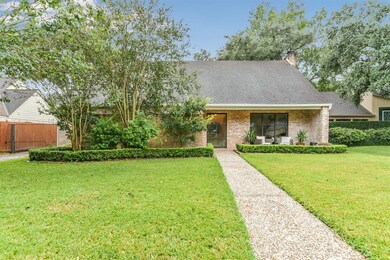 10219 Chevy Chase Dr, Houston, TX 77042 - photo 2