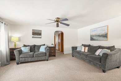 22 Edgemere Blvd unit 24, Shrewsbury, MA 01545 - photo 5
