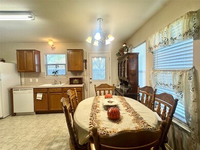 314 Rouen Dr, Port Lavaca, TX 77979 - photo 7