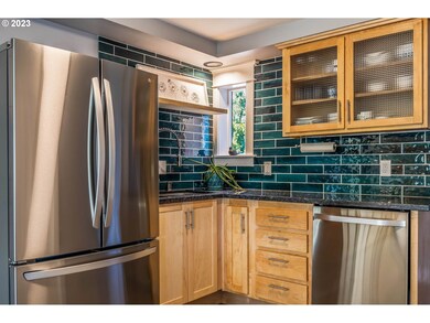 719 Janus St, Springfield, OR 97477 - photo 4