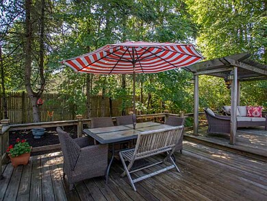 8 Wamsutta Ave, Barrington, RI 02806 - photo 4