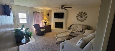 1000 Parkwood Ct, Gainesville, TX 76240 - photo 2