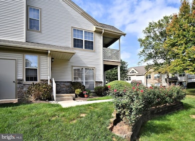 1808 Foxmeadow Cir unit CONDO 1808, Royersford, PA 19468 - photo 2