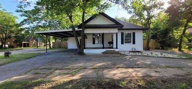 201 Madison St, Cleburne, TX 76033 - photo 4