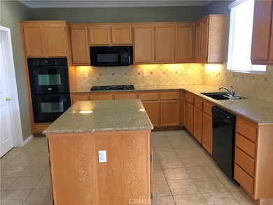 15213 Hawk St, Fontana, CA 92336 - photo 2