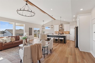 16628 Deerview Dr, Urbandale, IA 50323 - photo 4