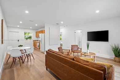 817 Tequesta St unit 3, Fort Lauderdale, FL 33312 - photo 2